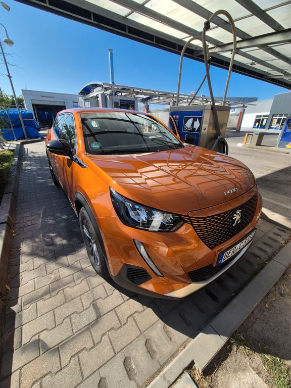 Image of Peugeot e-2008