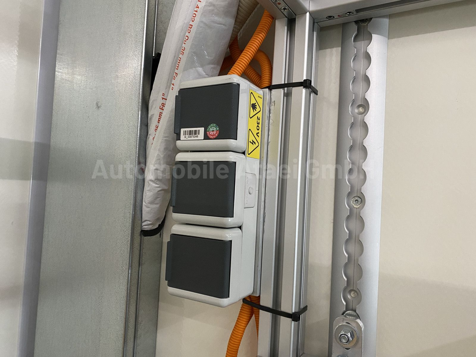 Fahrzeugabbildung Iveco Daily 72C21 *Generator+Wechselrichter+230V* 7253