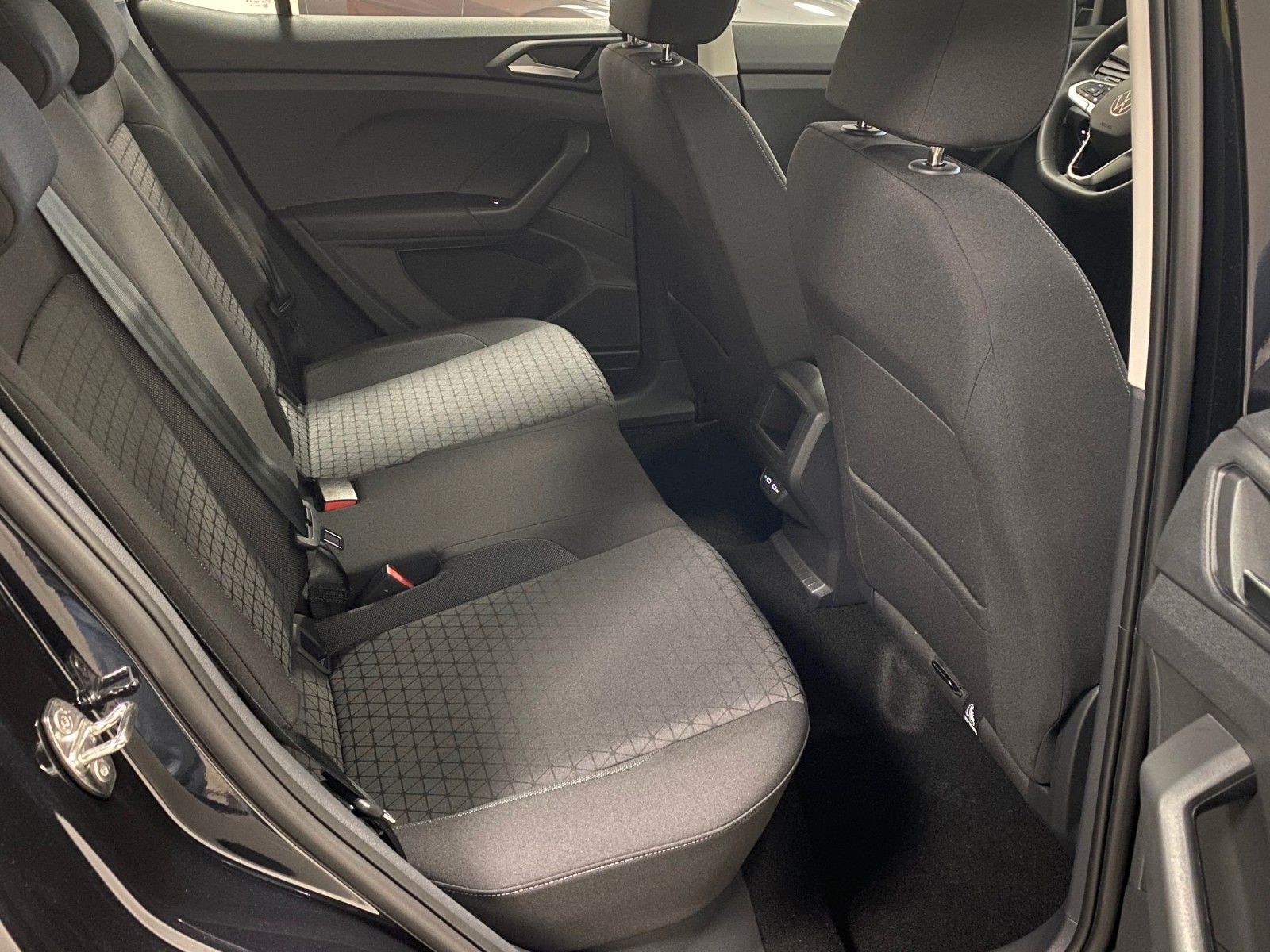 Fahrzeugabbildung Volkswagen T-Cross 1.0 TSI Life+SHZ+16"ALUFELGEN+GARANTIE++