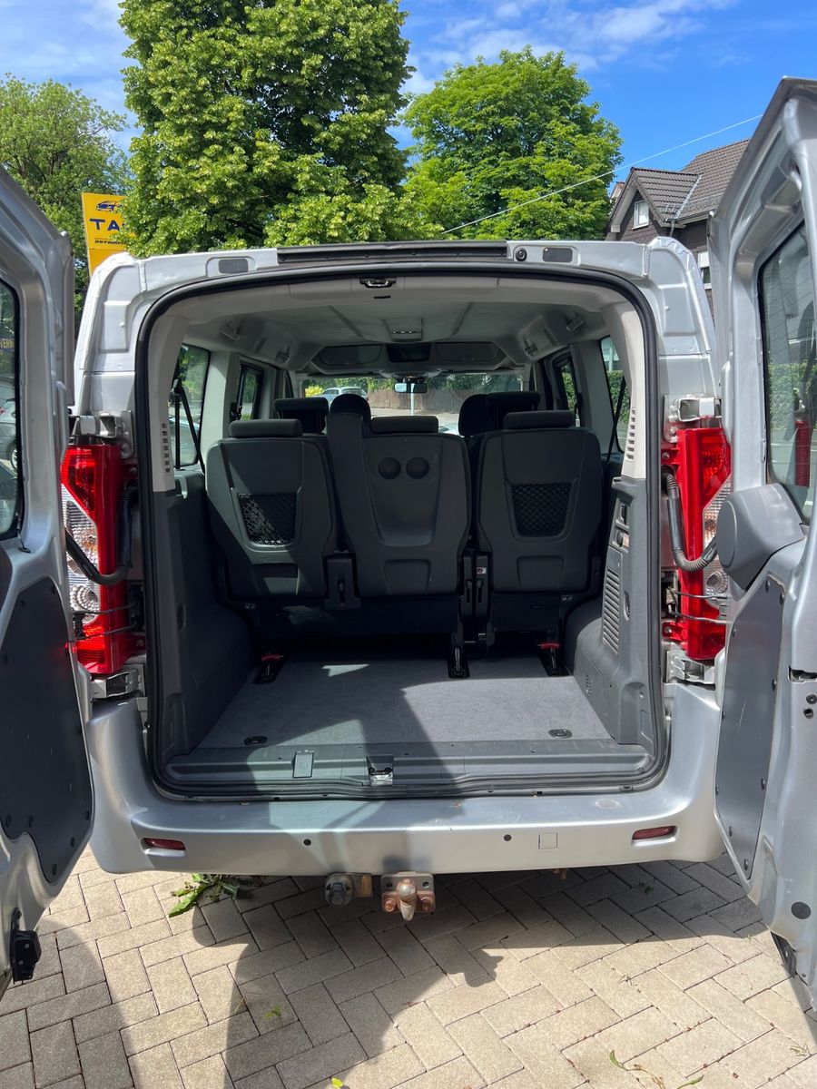 Fahrzeugabbildung Peugeot Expert Tepee L2H1 Active 8.Sitzer