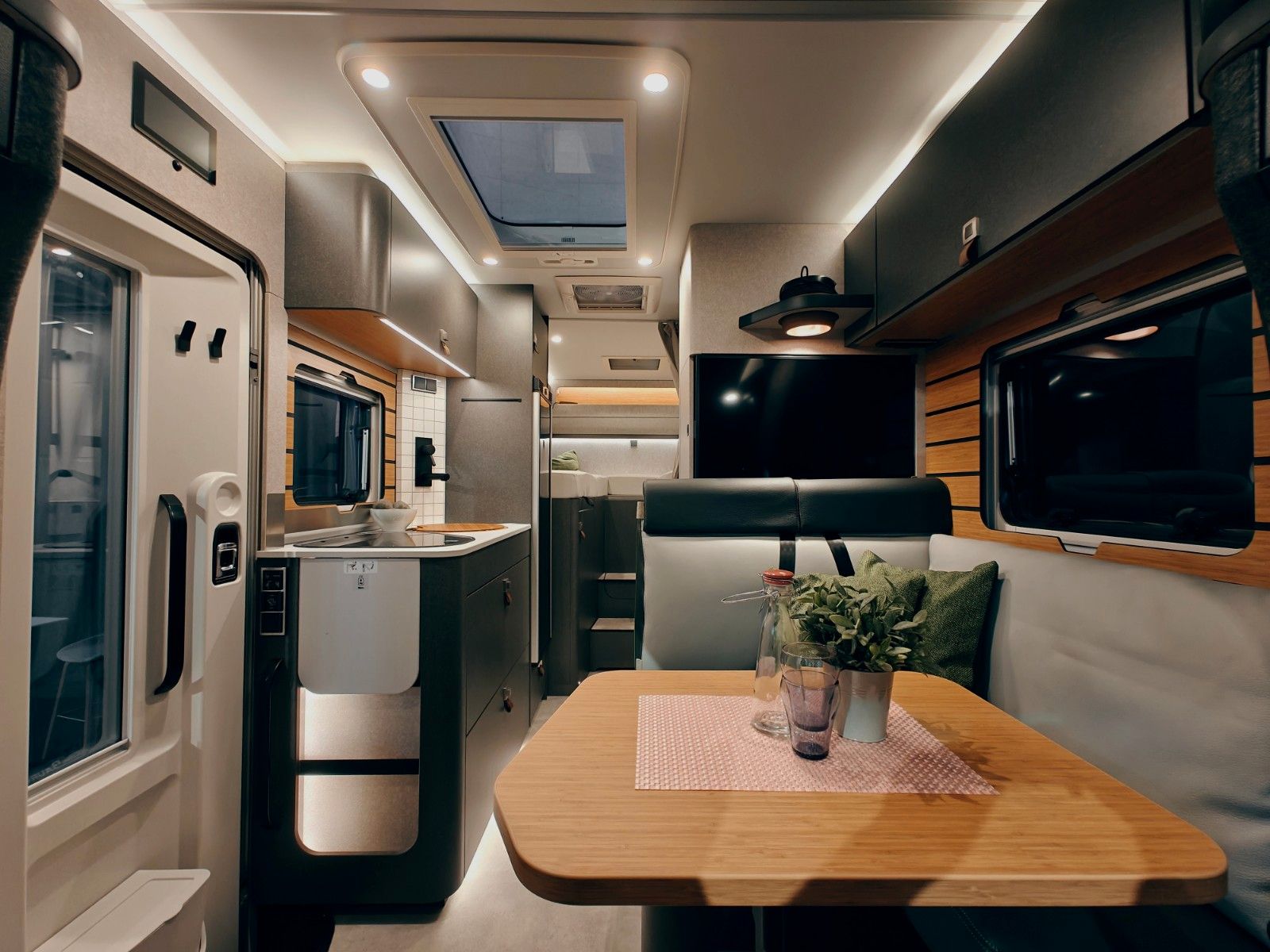 Fahrzeugabbildung HYMER / ERIBA / HYMERCAR ML-T 570 - Crossover