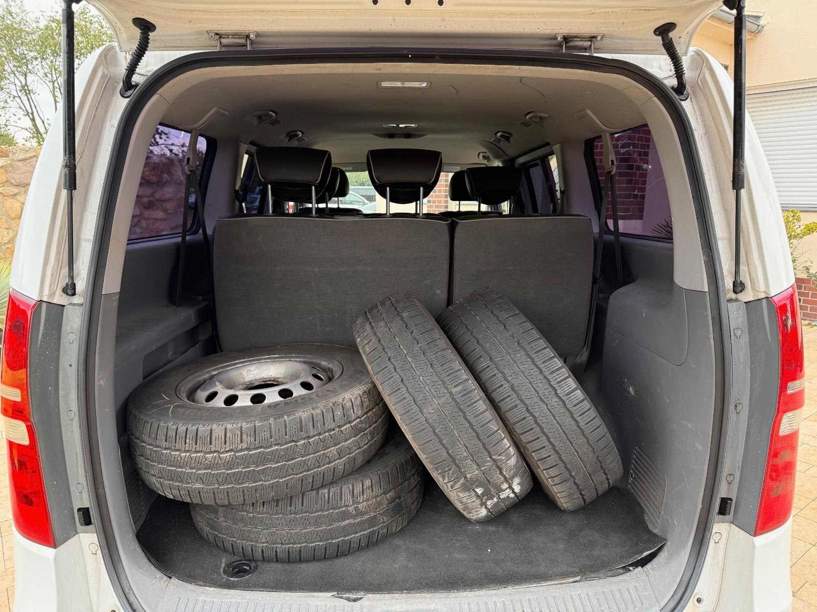 Hyundai H-1 Travel Premium+Leder+Navi+SHZ+AHK
