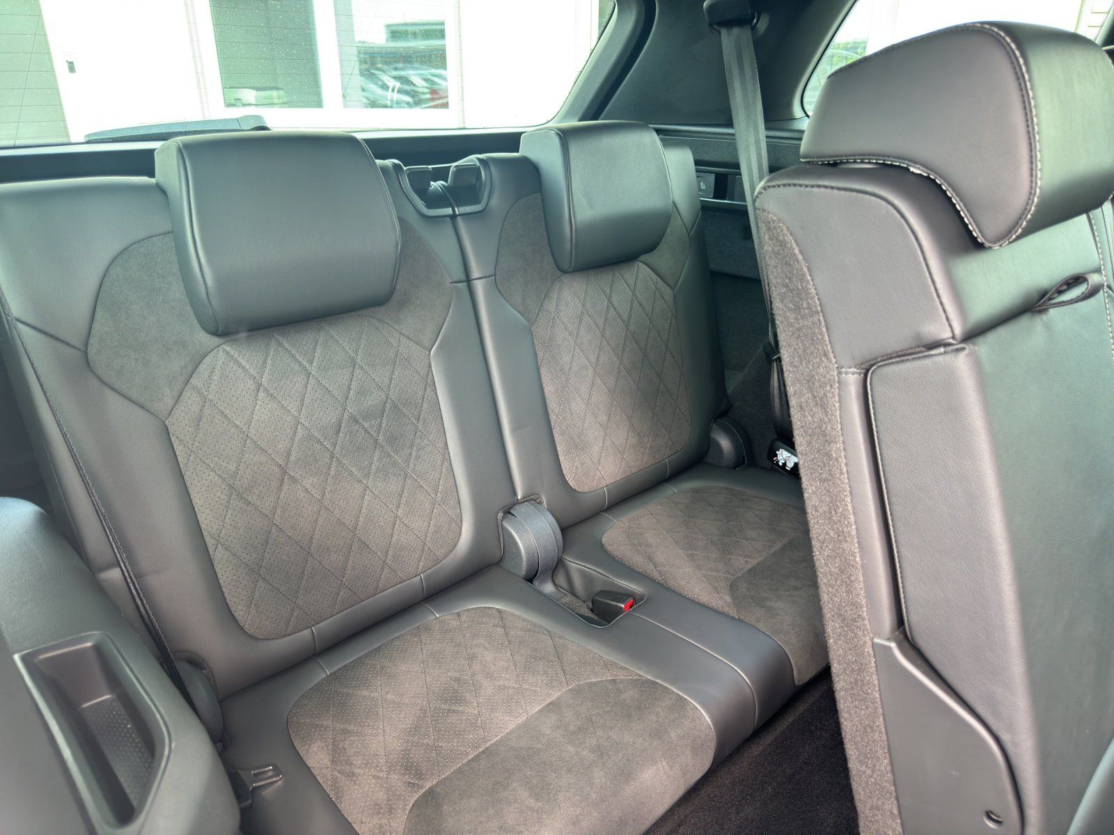 Fahrzeugabbildung SKODA Kodiaq 2.0 TDI Sportline 4x4/ST-HZ/KAMERA/ACC/7S