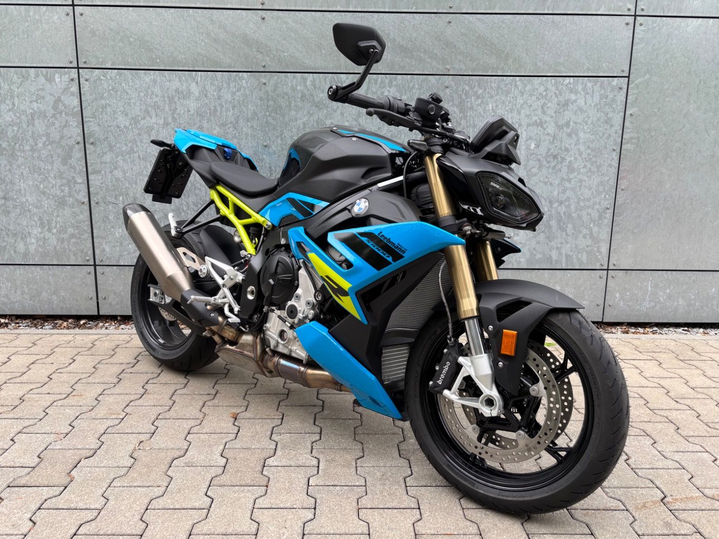 Fahrzeugabbildung BMW S 1000 R Style Sport 2 Pakete Akrapovic