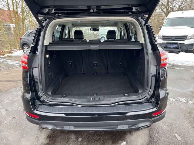 Fahrzeugabbildung Ford S-MAX 2.0Eco Boost Titanium PANO+LED+PARKLENK+AC