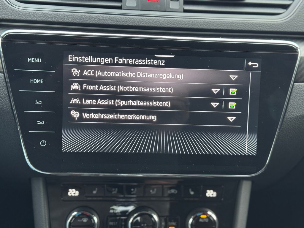 SKODA Superb Combi 2.0 TDI Sportline DSG SKODA Superb Combi 2.0 TDI Sportline DSG