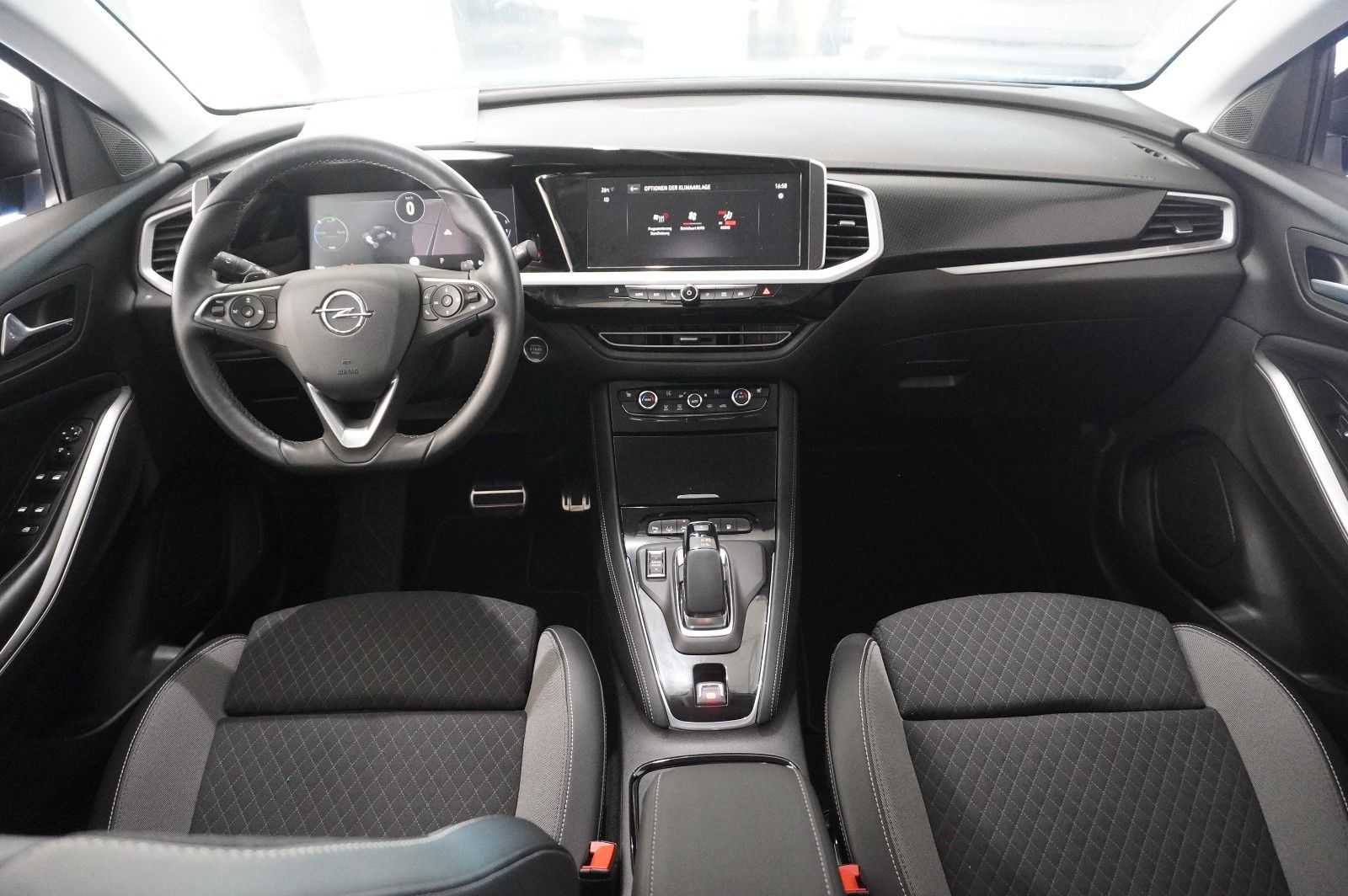 Fahrzeugabbildung Opel Grandland (X) GS SPORT 4HYBRID NAVI/LED/360°/DAB