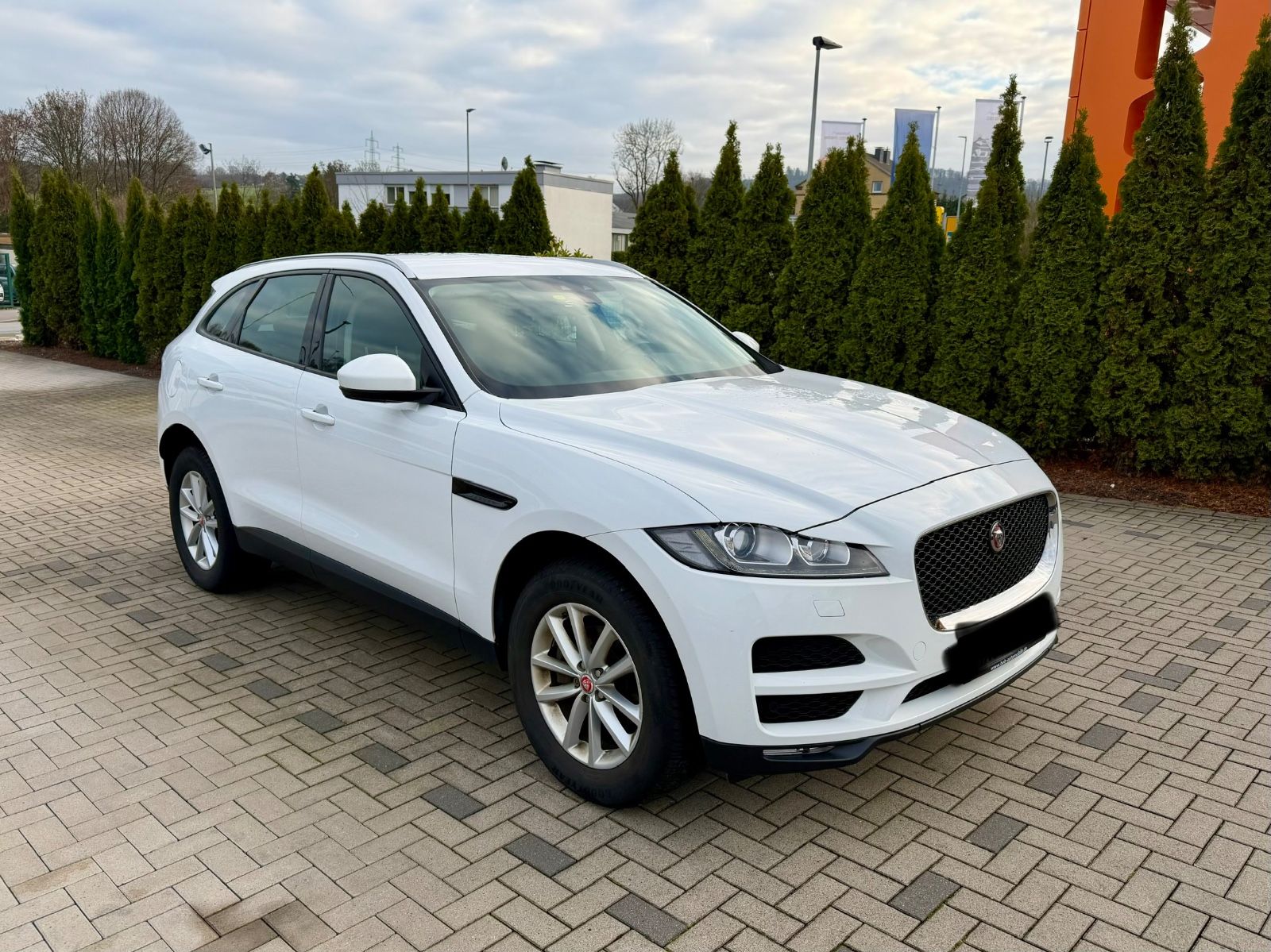 JAGUAR F-Pace