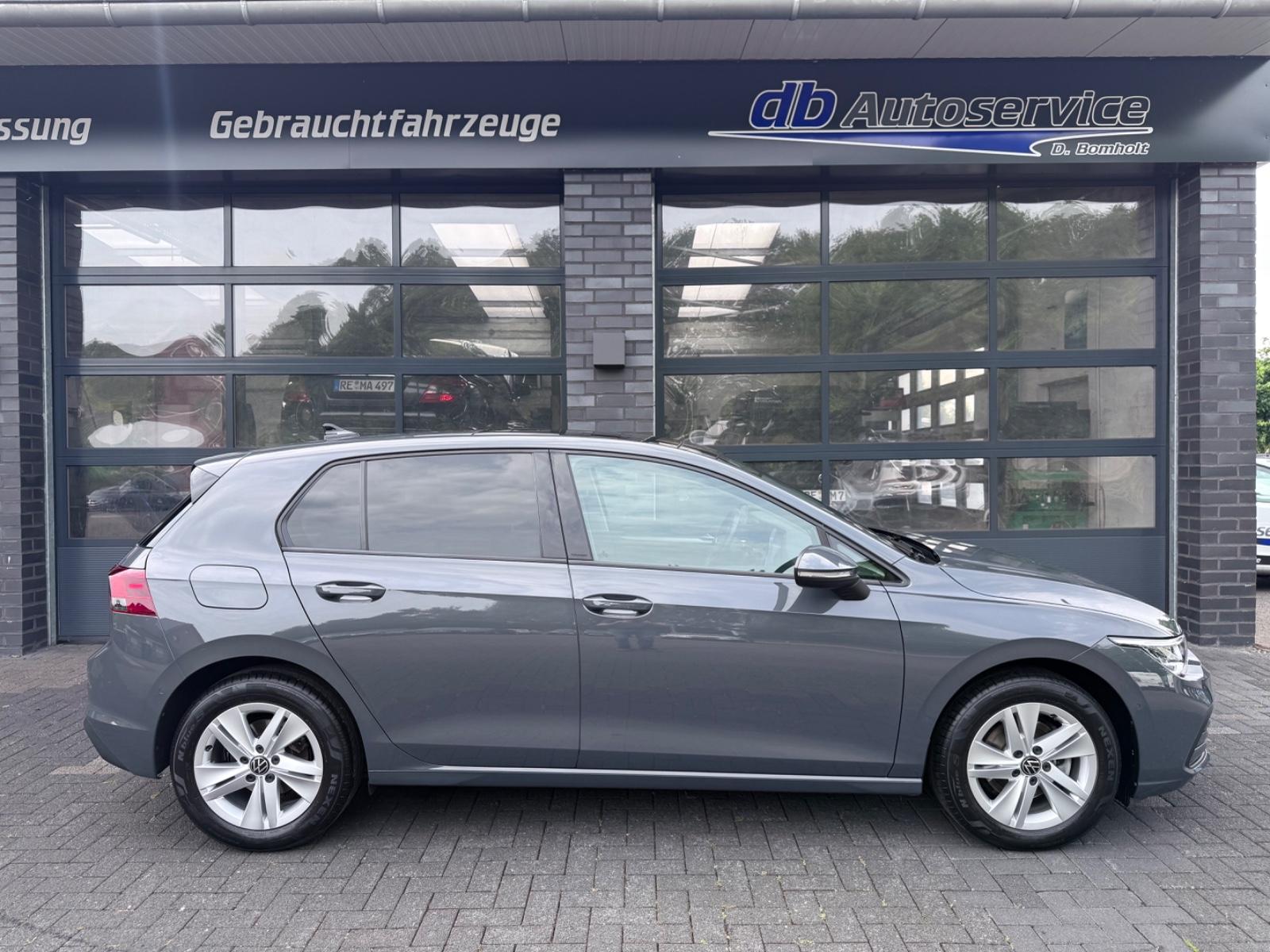 Volkswagen Golf VIII Lim. Life SHZ AHK Navi.
