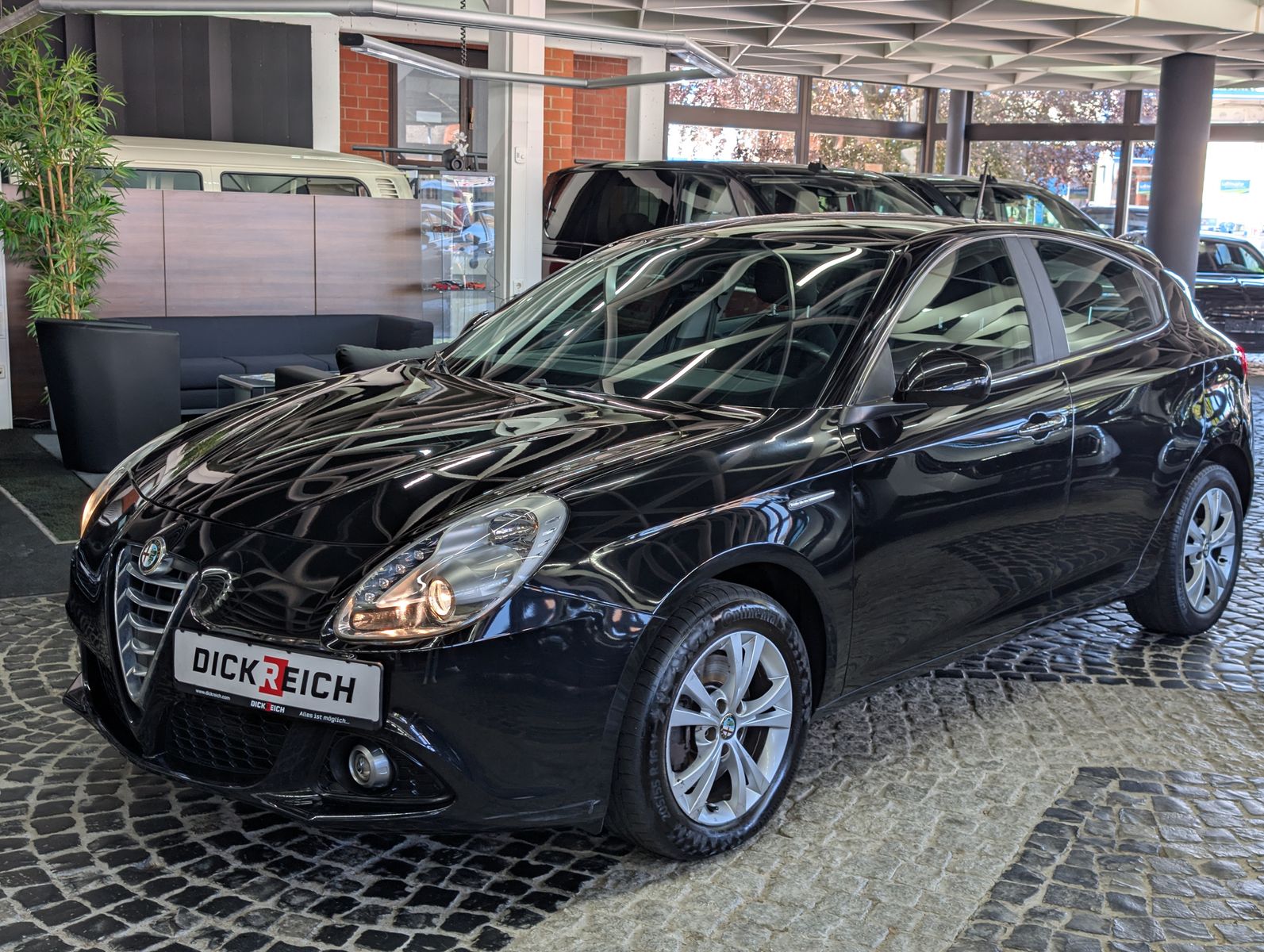 Fahrzeugabbildung Alfa Romeo Giulietta Turismo 1.4 Turbo XENON TEMP MFL ALU