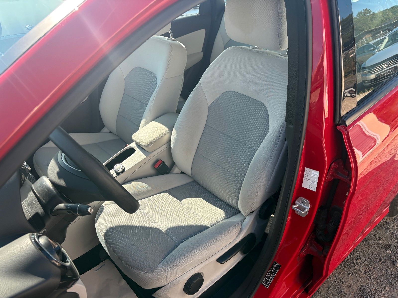 Fahrzeugabbildung Mercedes-Benz B 180 Xenon AHK 1.HAND Klima SCHECKHEFT SHZ PDC
