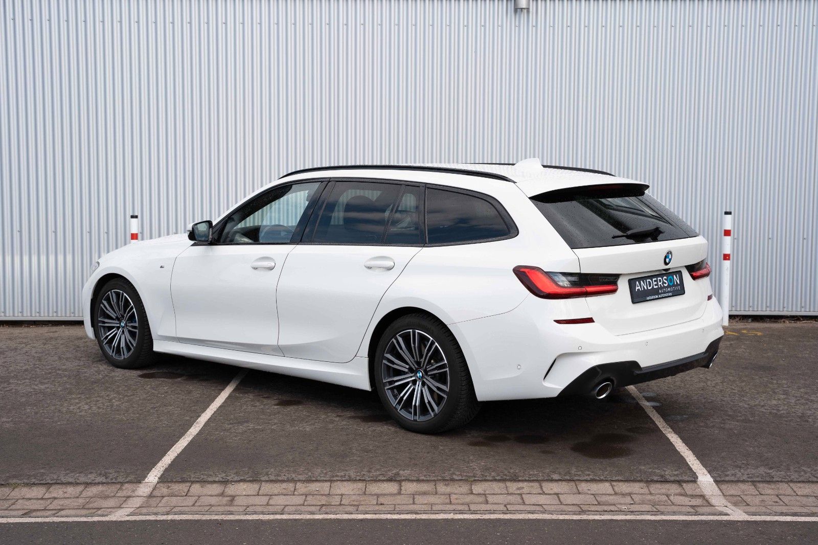 Fahrzeugabbildung BMW 320D XDRIVE M SPORT SHADOW LEDER HUD KAM ALLWETT
