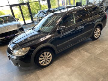 Skoda Octavia Combi Scout 4X4 *TÜV Neu*Xenon*