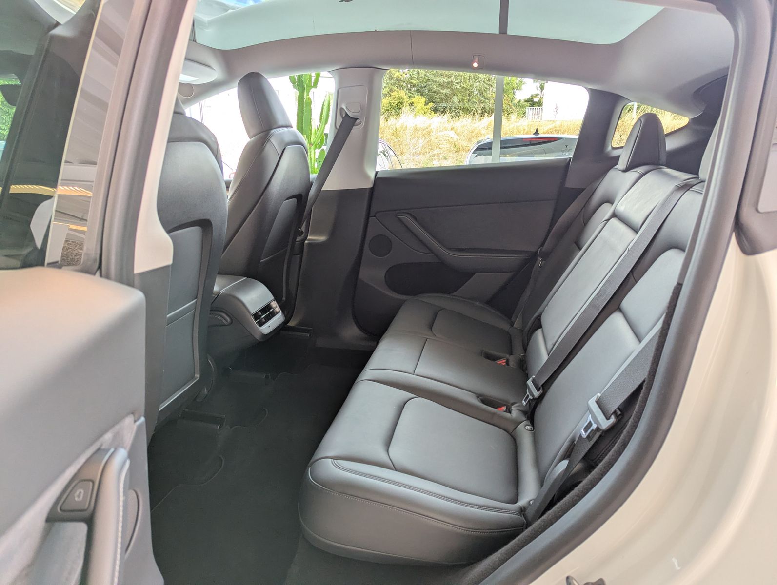 Tesla Model Y Long Range Dual AWD EAP AHK SOH-93,7% foto 15