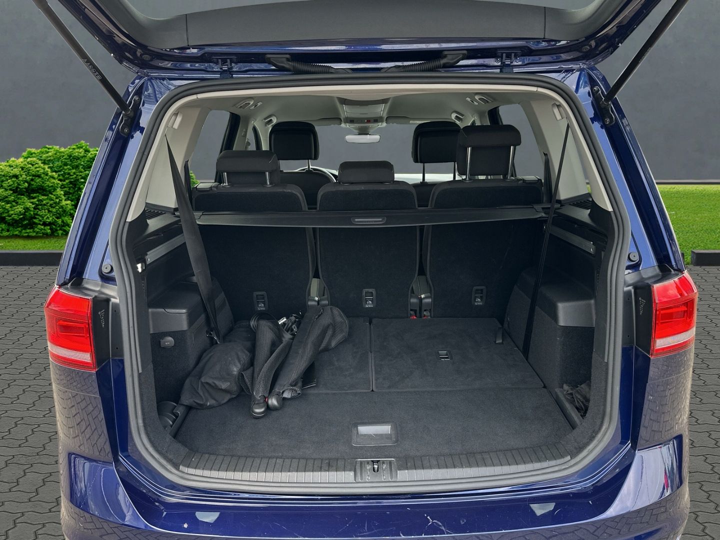 Touran 1.5 TSI DSG Active 7-Sitze StandHZG Navi 