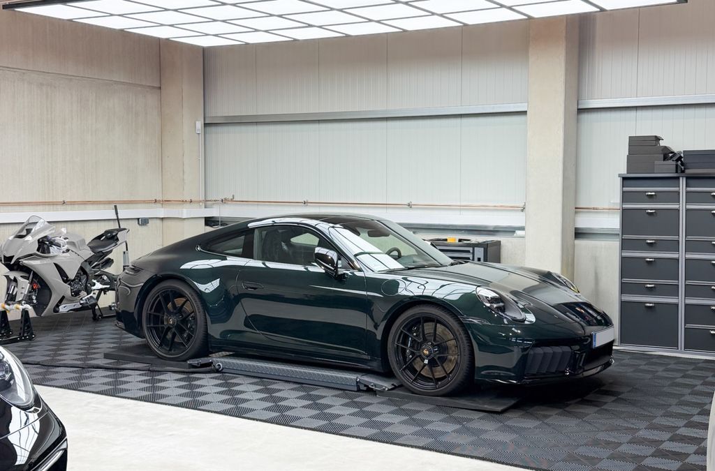 Porsche 992