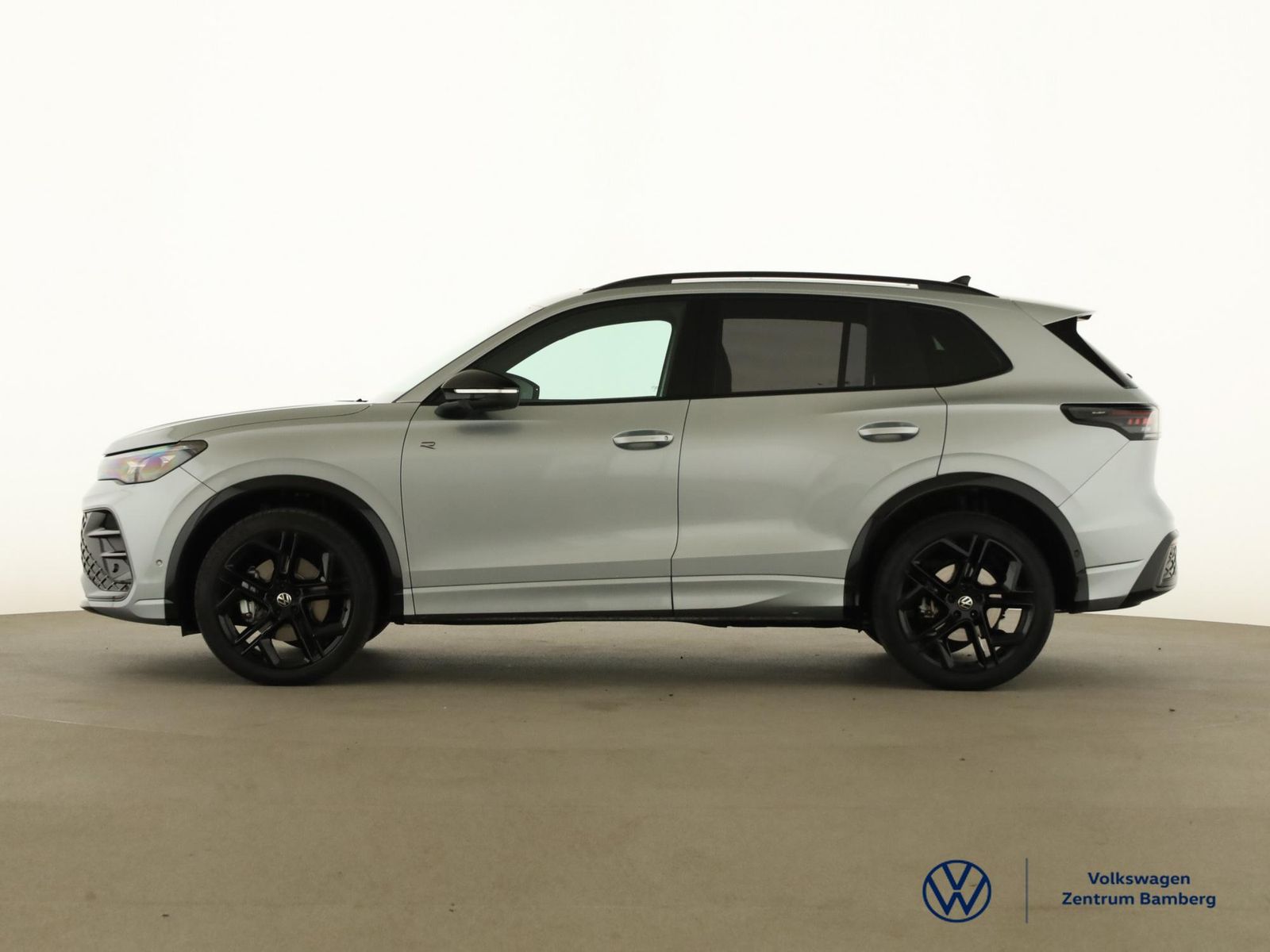 Volkswagen Tiguan 2.0 TSI DSG R-LINE 4MOTION AHK RFK PANO foto 3