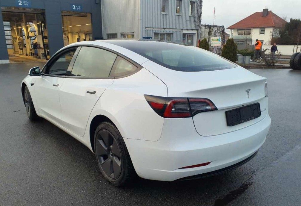 Fahrzeugabbildung Tesla Model 3 LONGRANGE DUAL-MOTOR NAVI/KAMERA/PANO/SH