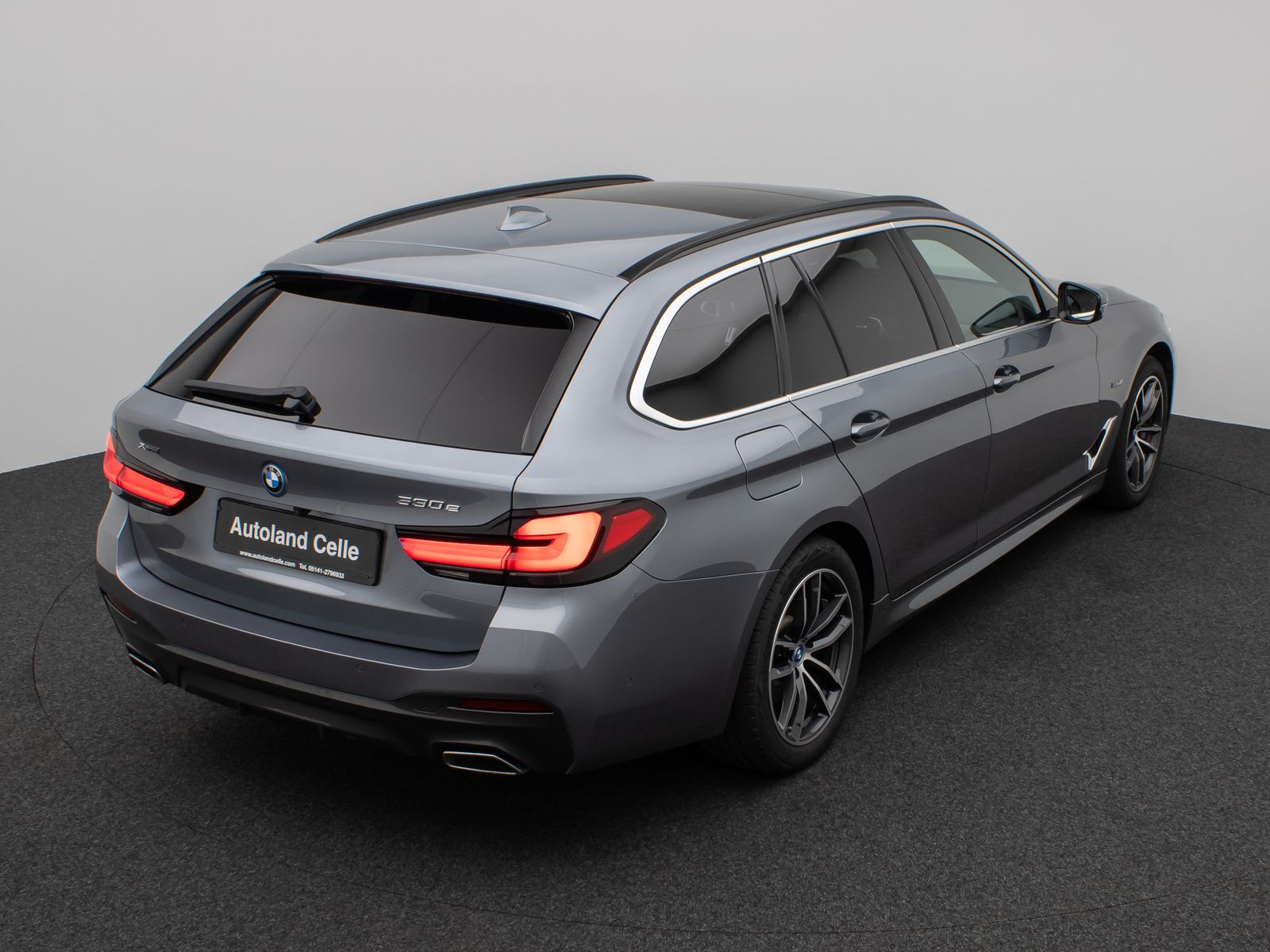 Fahrzeugabbildung BMW 530e xD M Sport Panorama 360°DAB HiFi AHK Alarm