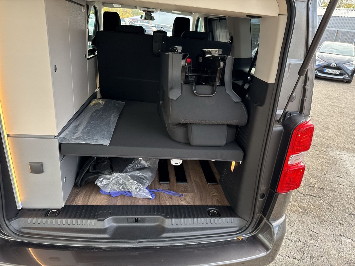 Fahrzeugabbildung Crosscamp Camper Van Flex Faltdach HUD StandHZG AHK-abnehm