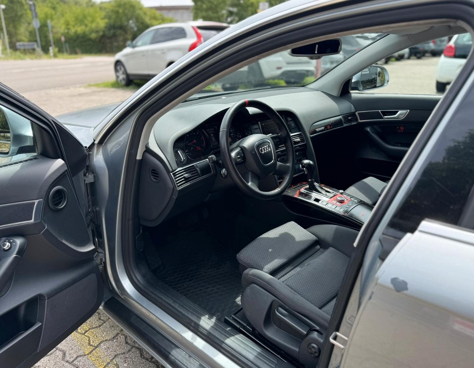 Audi Quattro 2010 — photo 10