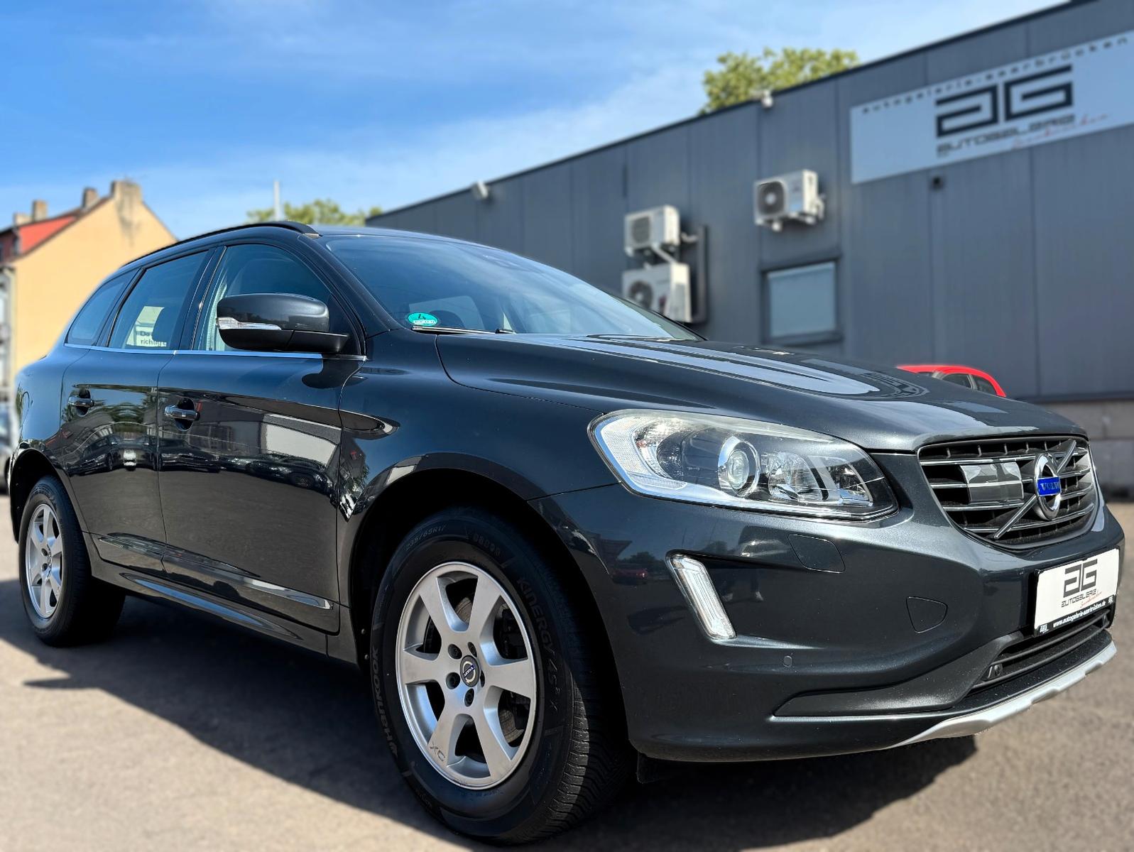 Volvo XC60 2.4D AWD Automatik *1.Hand/Leder/Navi/AHK*