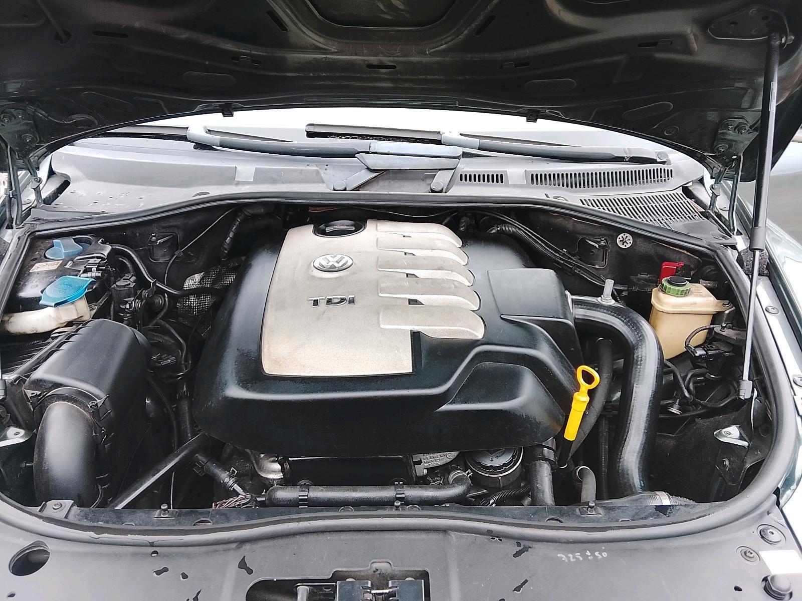 Volkswagen Touareg 2004 — photo 10