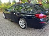 BMW 530d xDrive M Paket Touring STHZ HUD HK AHK PANO - BMW 530 mit Diesel-Antrieb: Leder, Schiebedach, Kombi, 530d Paket