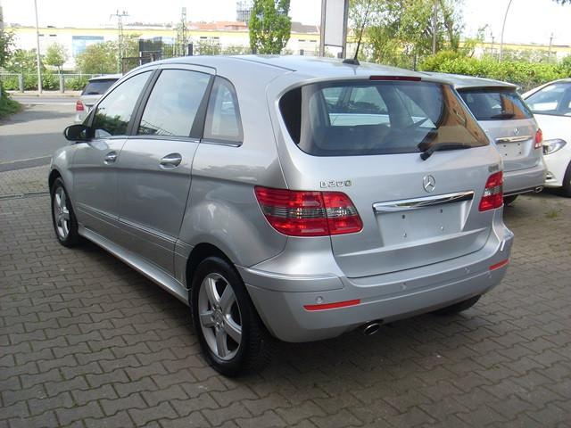 Mercedes-Benz B 200