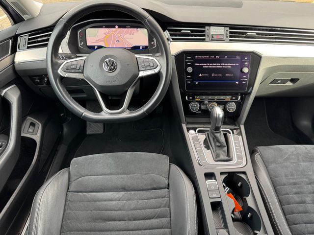Passat Variant Elegance 2.0 TDI DSG ACC/AHK/RFK