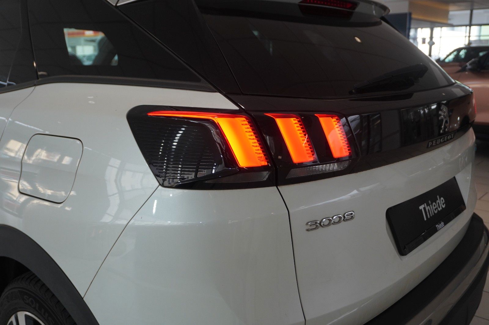 Fahrzeugabbildung Peugeot 3008 Hybrid PHEV ALLURE NAVI/LED/KAMERA/SHZ/AHK