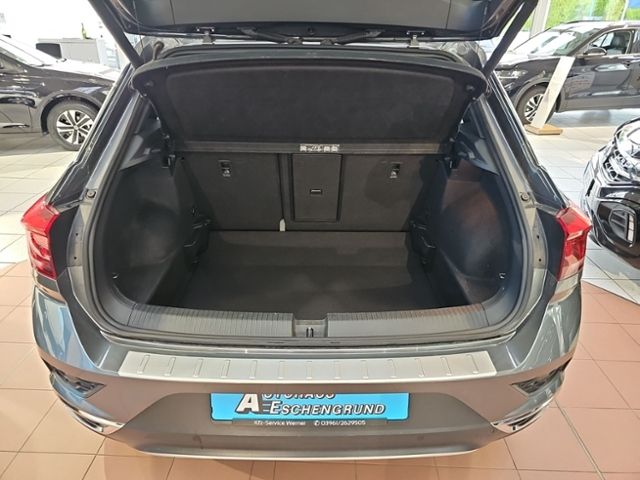 Fahrzeugabbildung Volkswagen T-Roc 1.5 TSI DSG Sport PANO NAVI RFK ASSISTENZ-