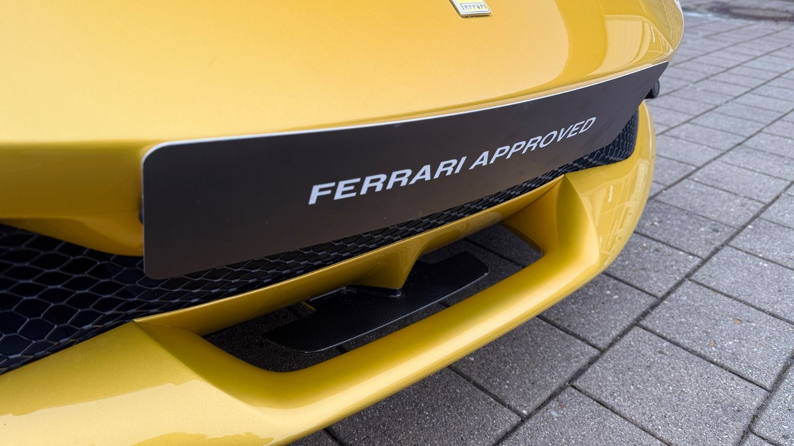 Fahrzeugabbildung Ferrari 296 GTS*Voll Karbon*Lift*Kamera*LED*1.Hand