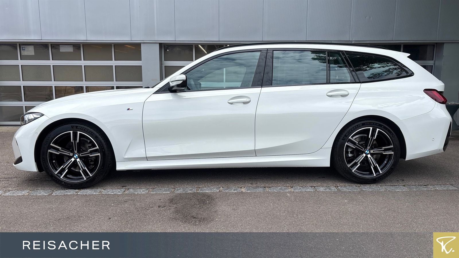 BMW 318d A Tou M-Sport LCProf HUD ACC LM18 foto 9