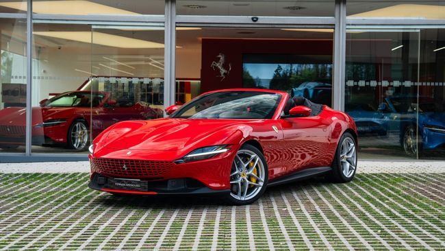 FERRARI Roma