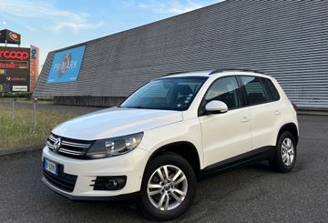 Volkswagen Tiguan - 1
