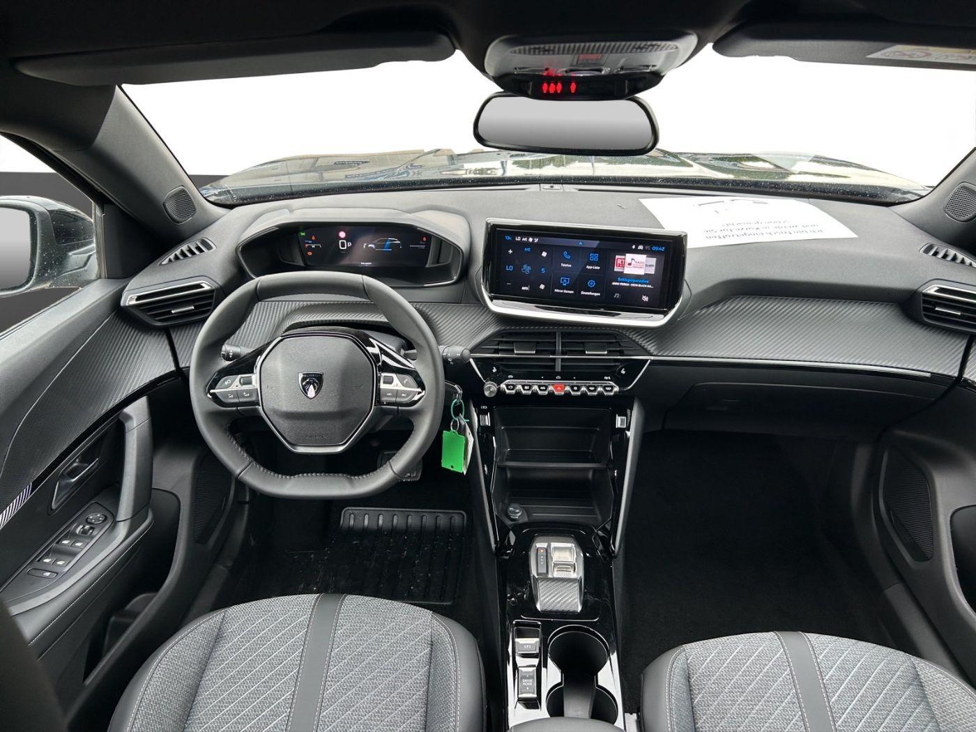 Peugeot 2008 1.2 145 Allure LED+SHZ+Alcant.+PDC+SpurH