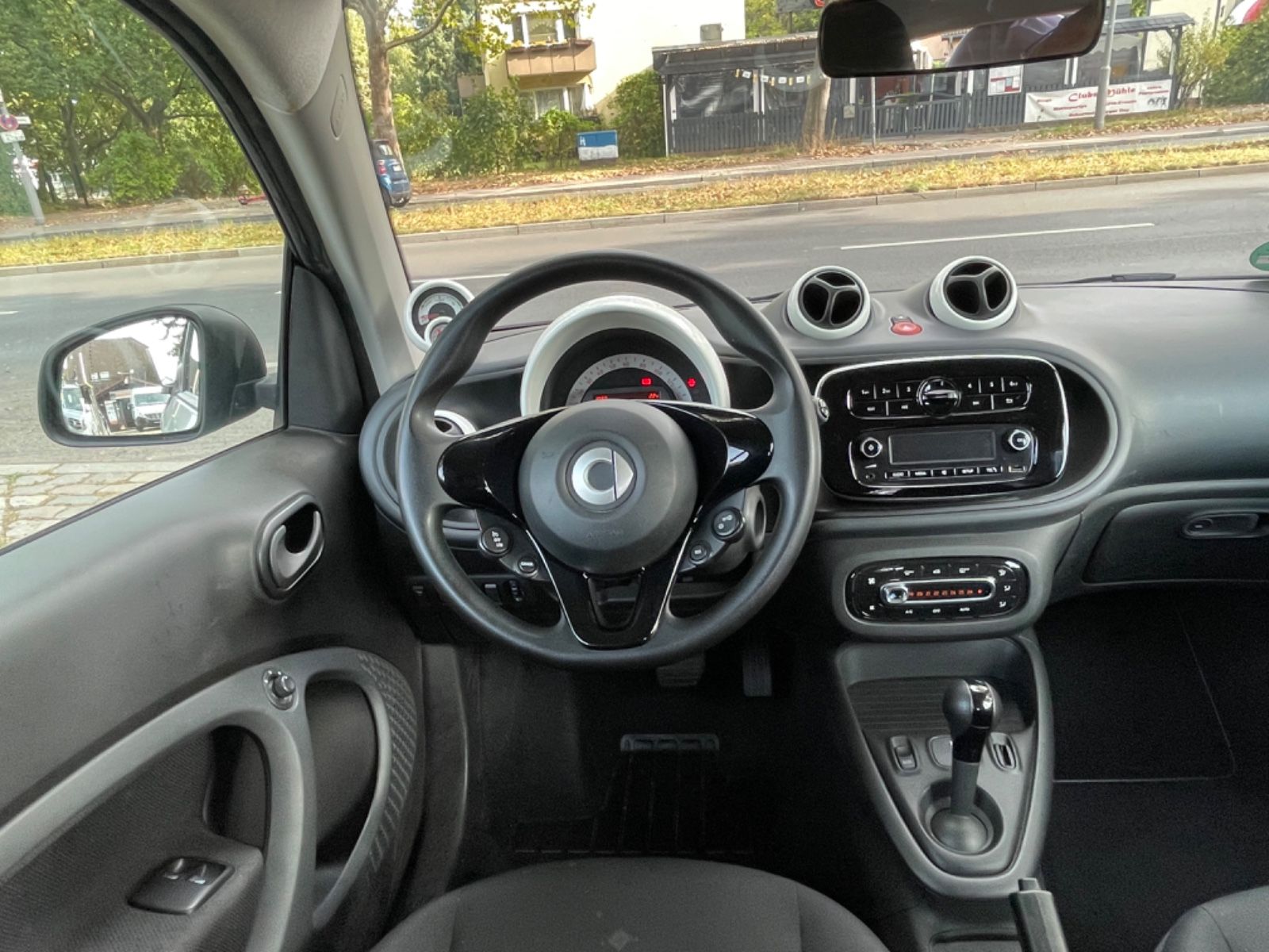 Fahrzeugabbildung Smart ForTwo EQ Coupe*Klima*1.Hand*Sitzheizung*