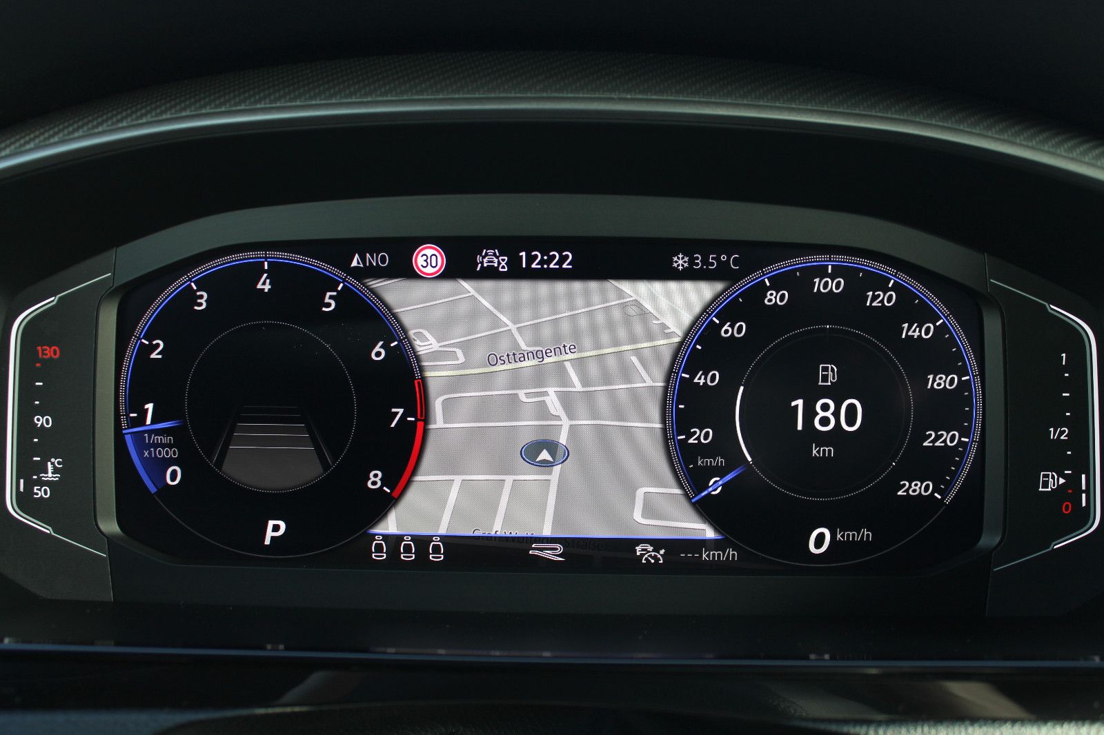 Fahrzeugabbildung Volkswagen Arteon SB R-Line 2.0 TSI DSG ACC LED PDC KAM AHK