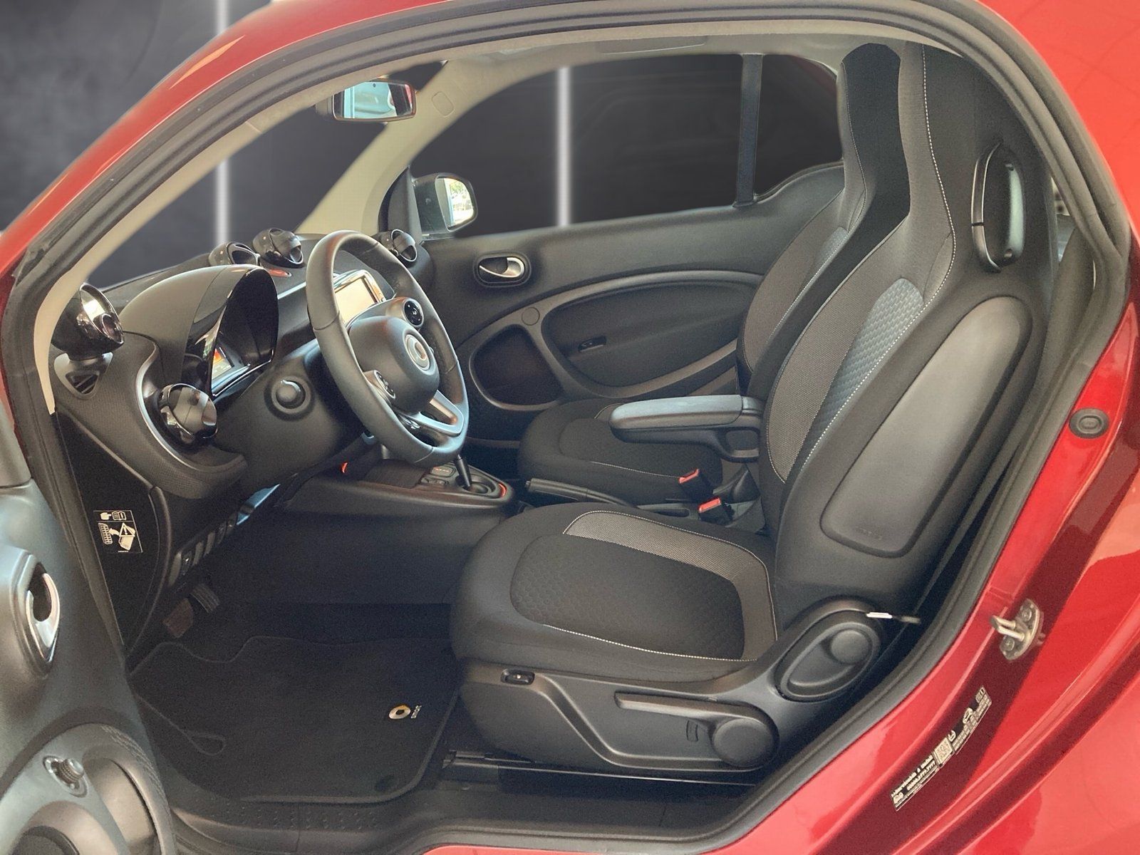 Fahrzeugabbildung Smart smart EQ fortwo Exclusive*Pano*LED*Kamera*22kW*