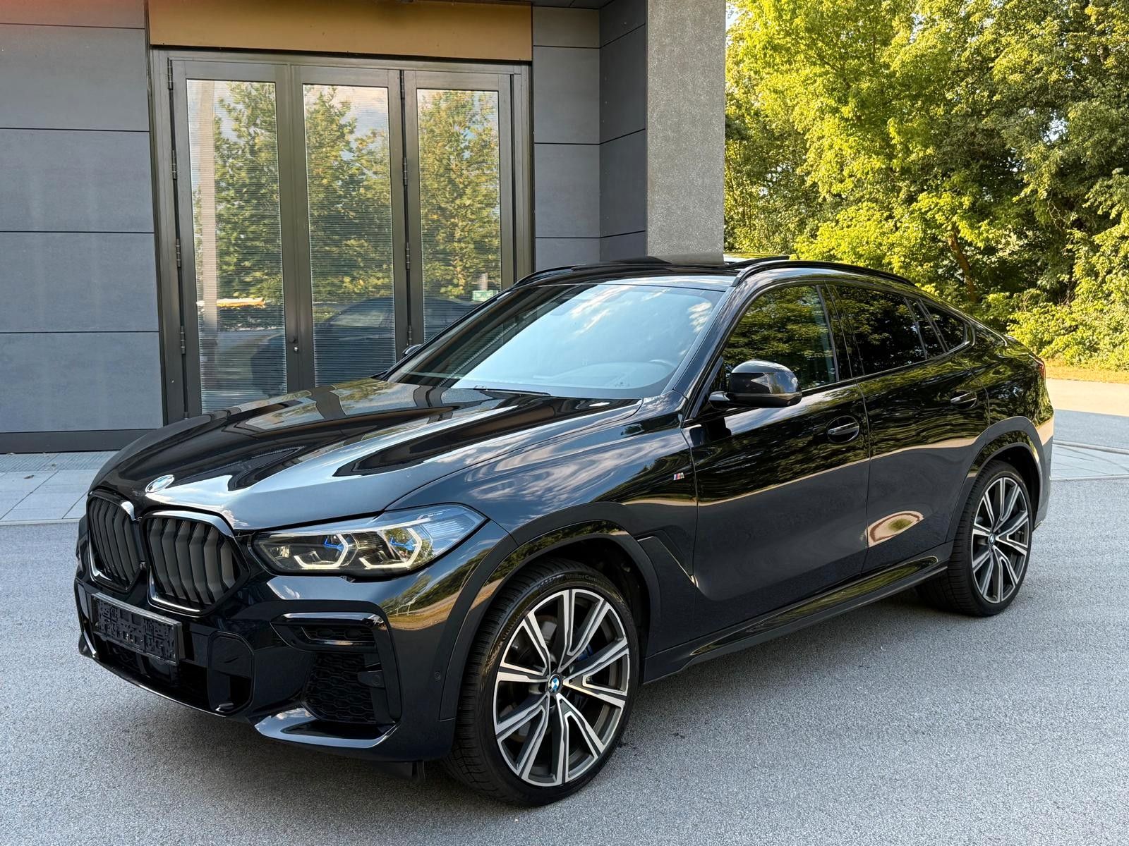 BMW X6 M50i xDrive HUD*PANO*SKY-LOUNGE*GLAS*MASSAGE*