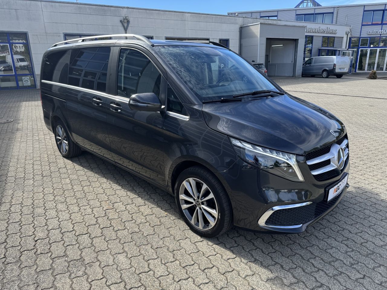 Fahrzeugabbildung Mercedes-Benz V 300d Avantgarde Ed. 4x4 Distronic*AHK*Standhzg