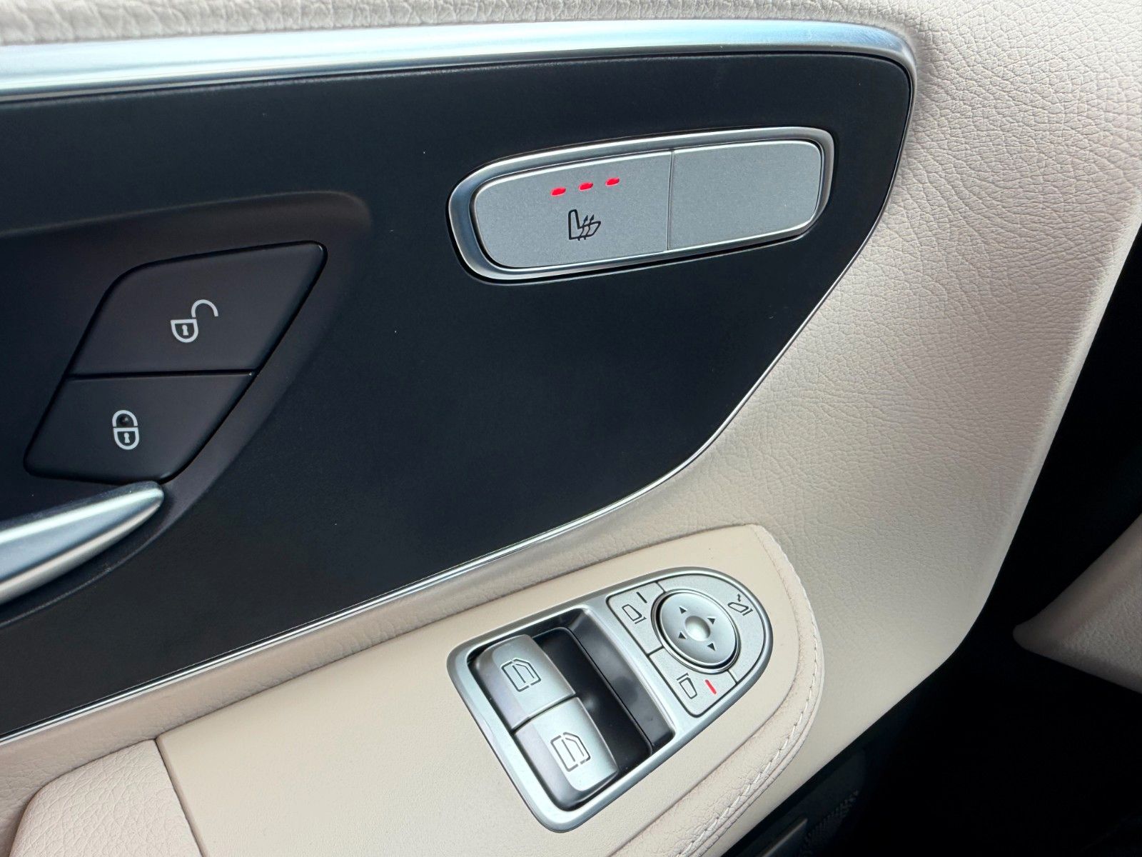 Fahrzeugabbildung Mercedes-Benz V 250 d AVA DISTRONIC AHK 2,5to Stdheiz Panorama