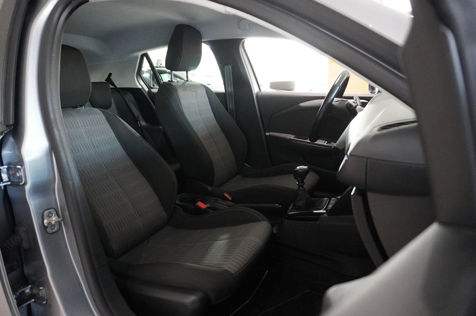 Fahrzeugabbildung Opel Corsa F 1.2 EDITION KLIMA/SHZ/PDC/SPORT/TEMP.
