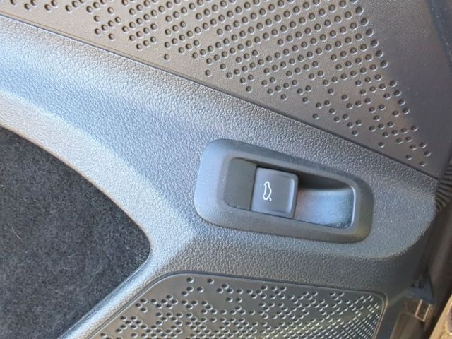 Fahrzeugabbildung SKODA Enyaq iV 80 SUITE AHK MATRIX NAV WÄRMEPUMPE