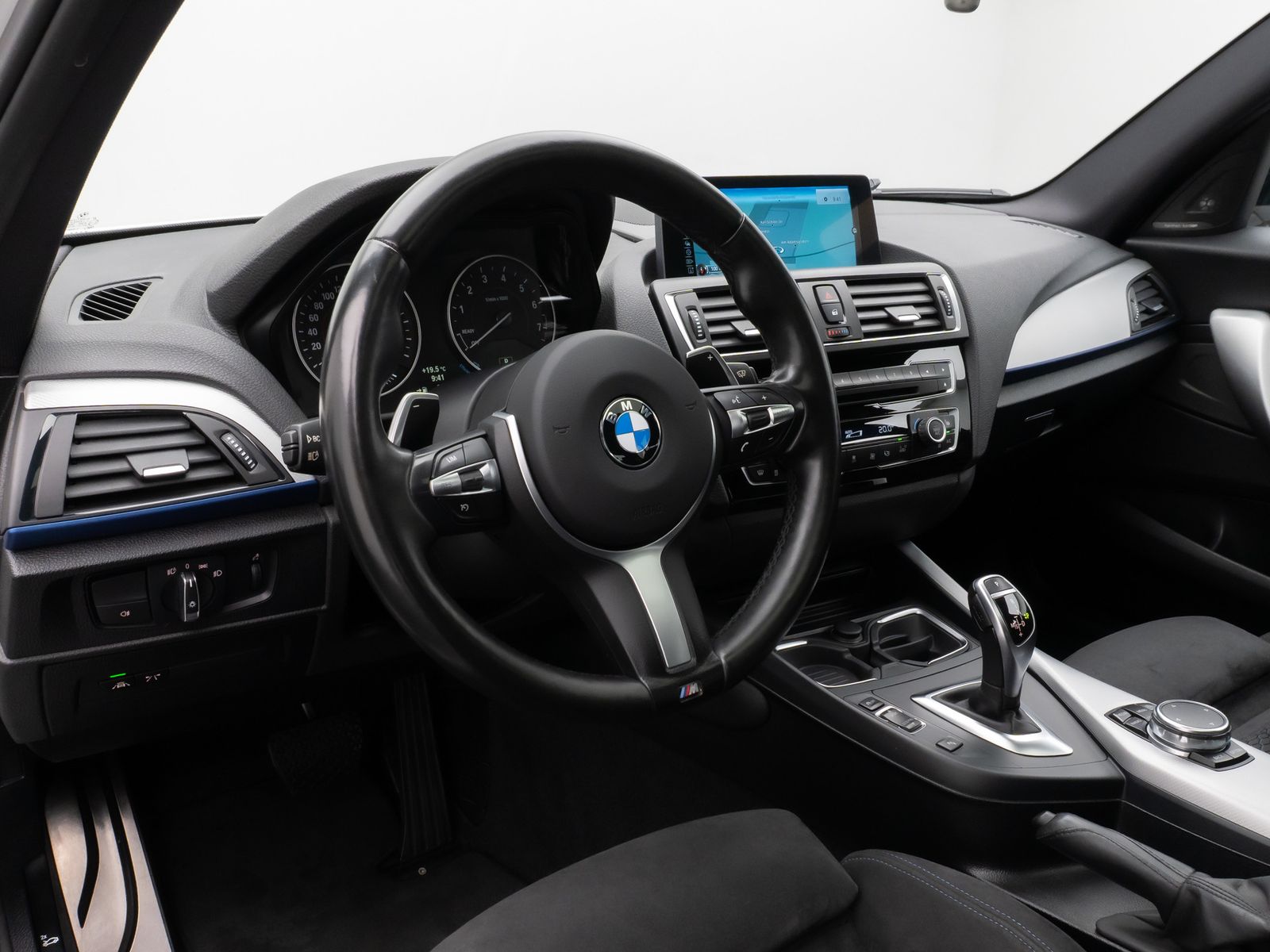 Fahrzeugabbildung BMW M135i xD Parkassist Glasdach H/K NaviPr Komfort