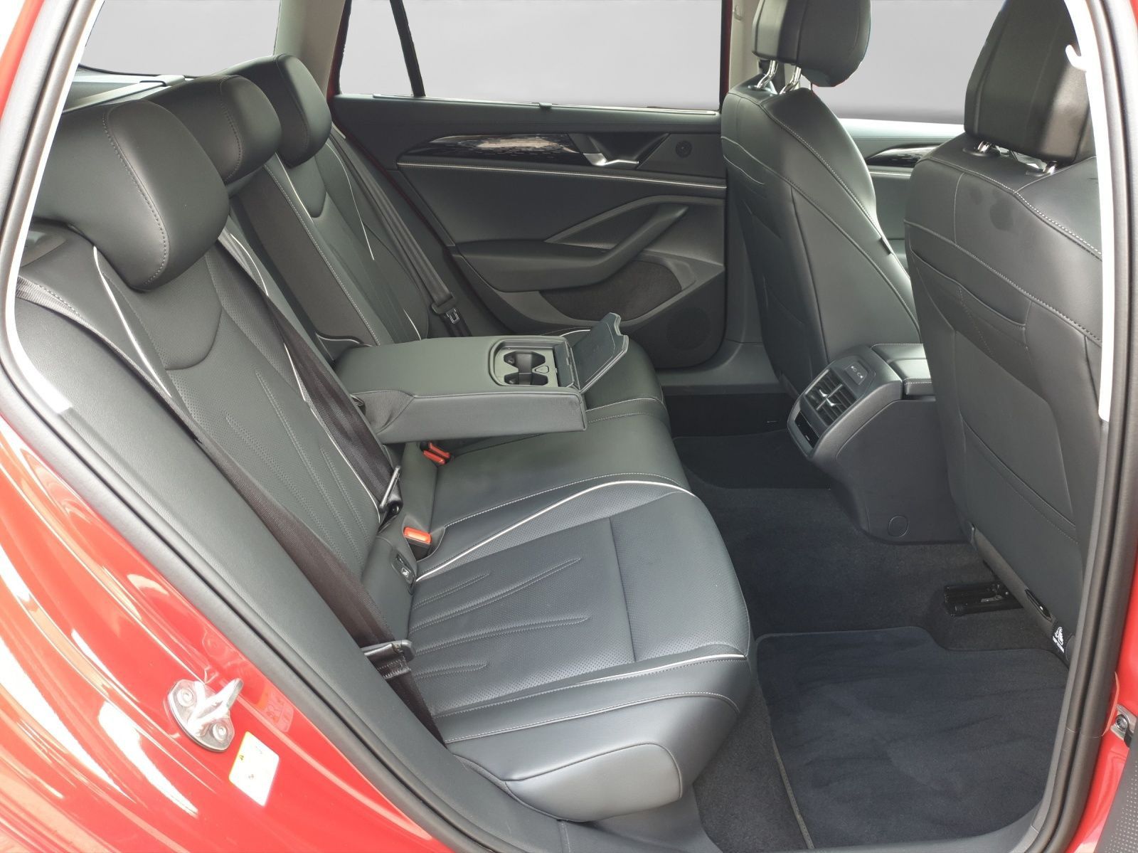 Volkswagen Passat Variant - Bild 7