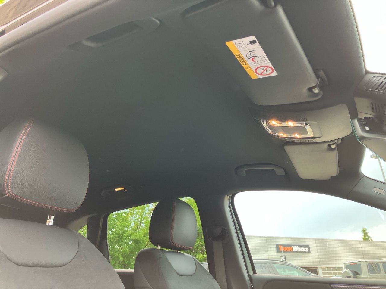 Fahrzeugabbildung Mercedes-Benz B 200 AMG AHK+Night+Keyless+Ambi+AdvSound+LkrdHz
