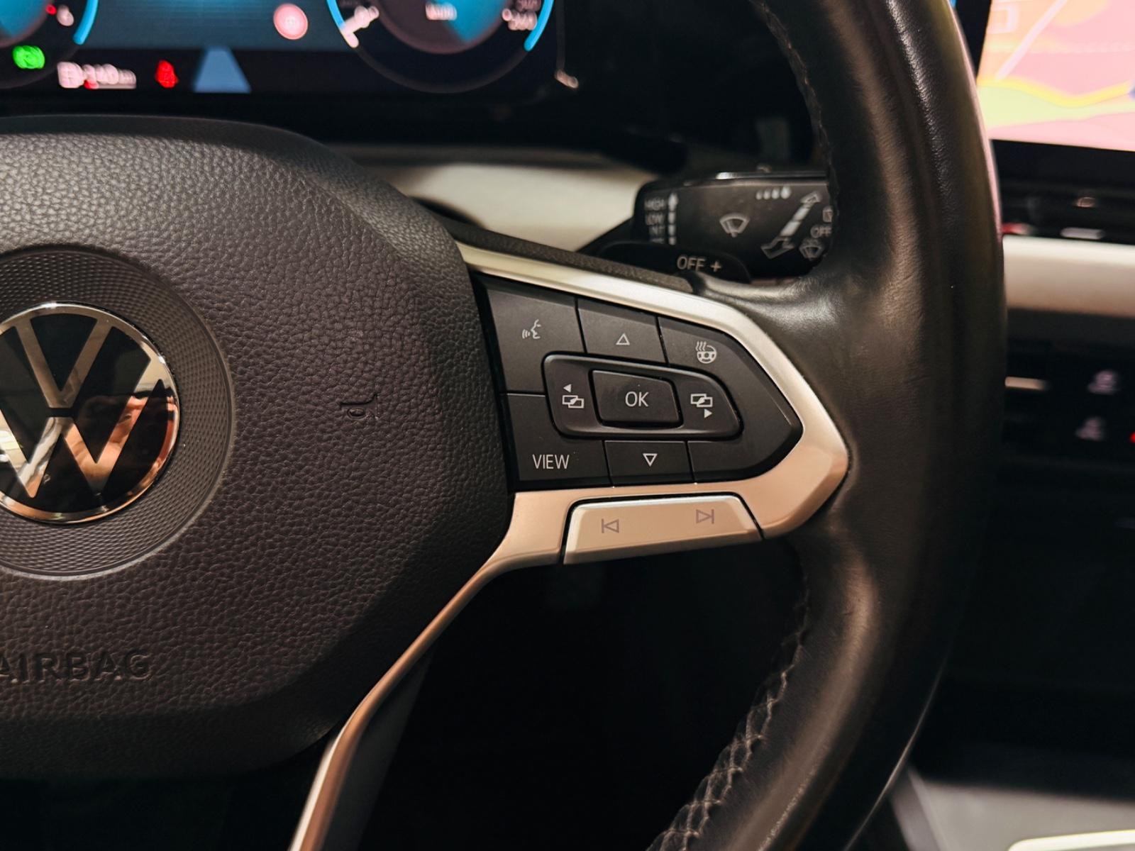 Volkswagen Golf VIII Lim. Life PANORAMA MASSAGE IQ.LIGHT, миниатюра 13