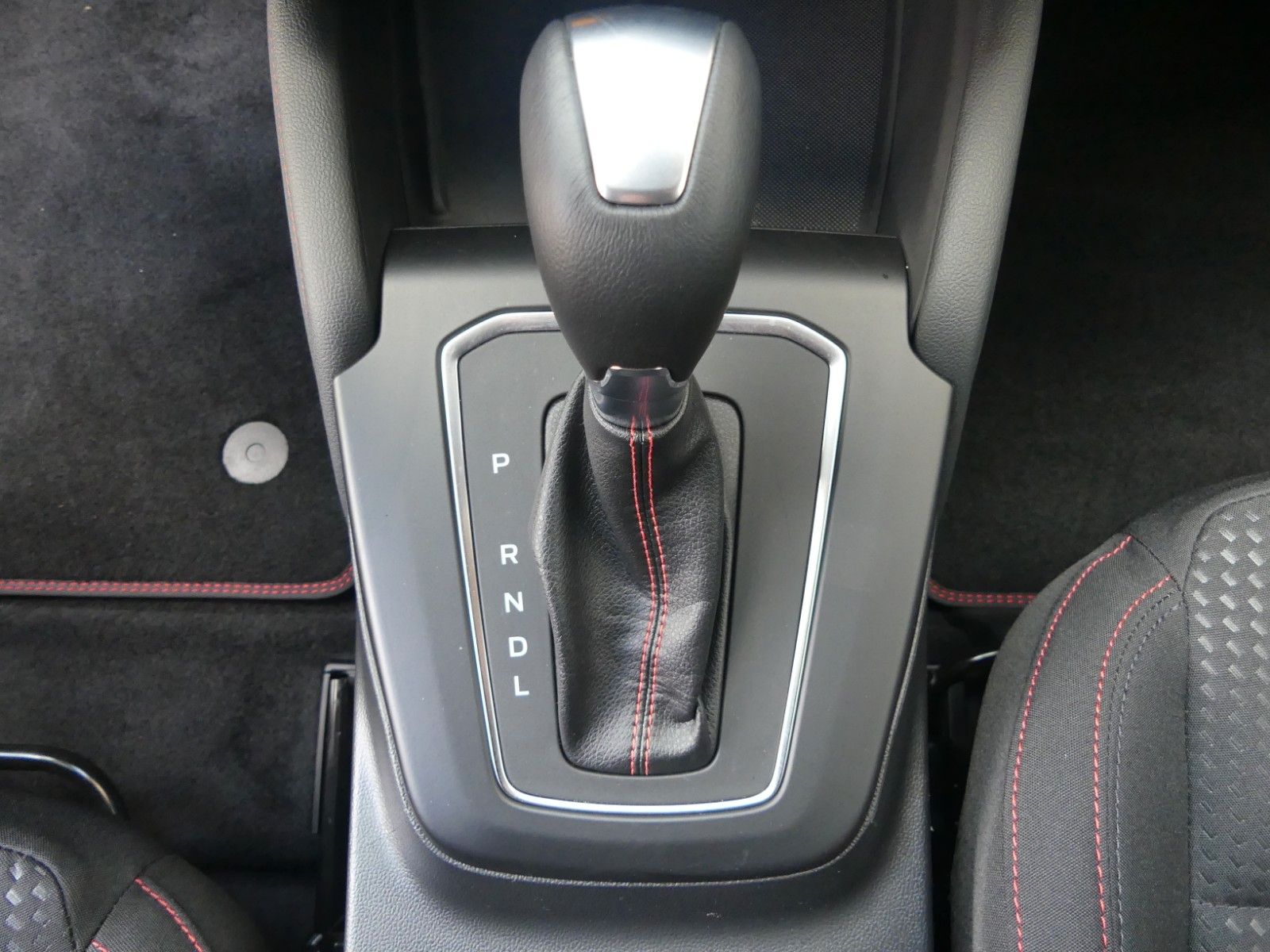 Fahrzeugabbildung Ford Focus Turnier ST-Line X